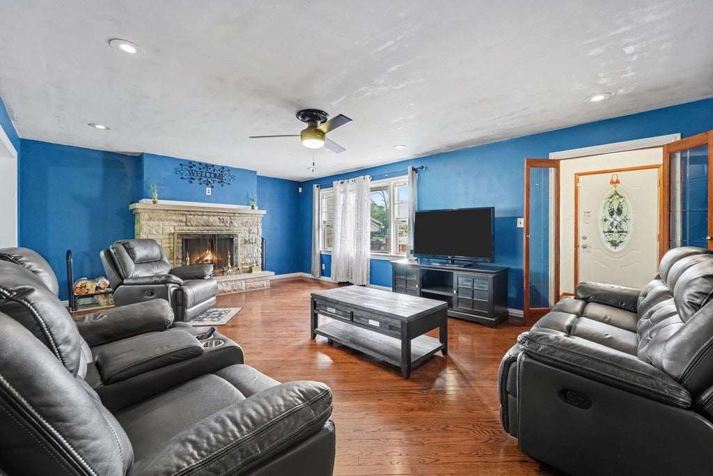 Photo of 2073 Mckinley Street, Gary, IN 46404 (MLS # 846925)