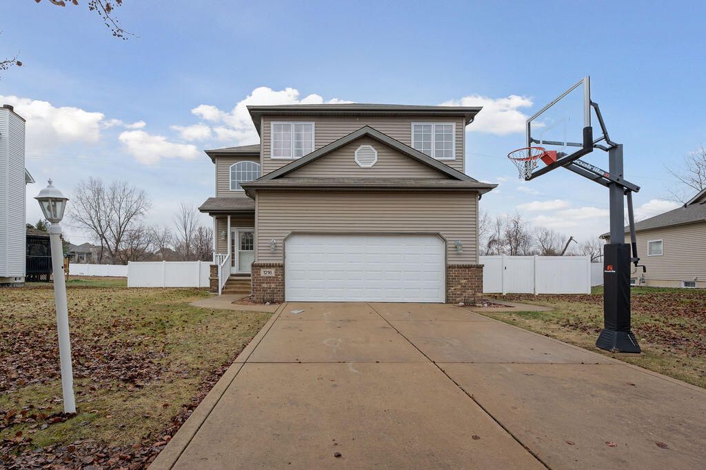 Photo of 1216 Saratoga Avenue, Schererville, IN 46375 (MLS # 832240)