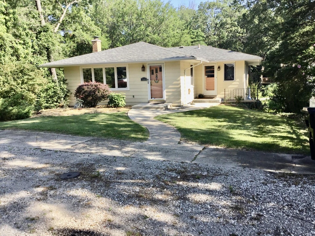 Photo of 7936 Locust Avenue, Gary, IN 46403 (MLS # 842863)