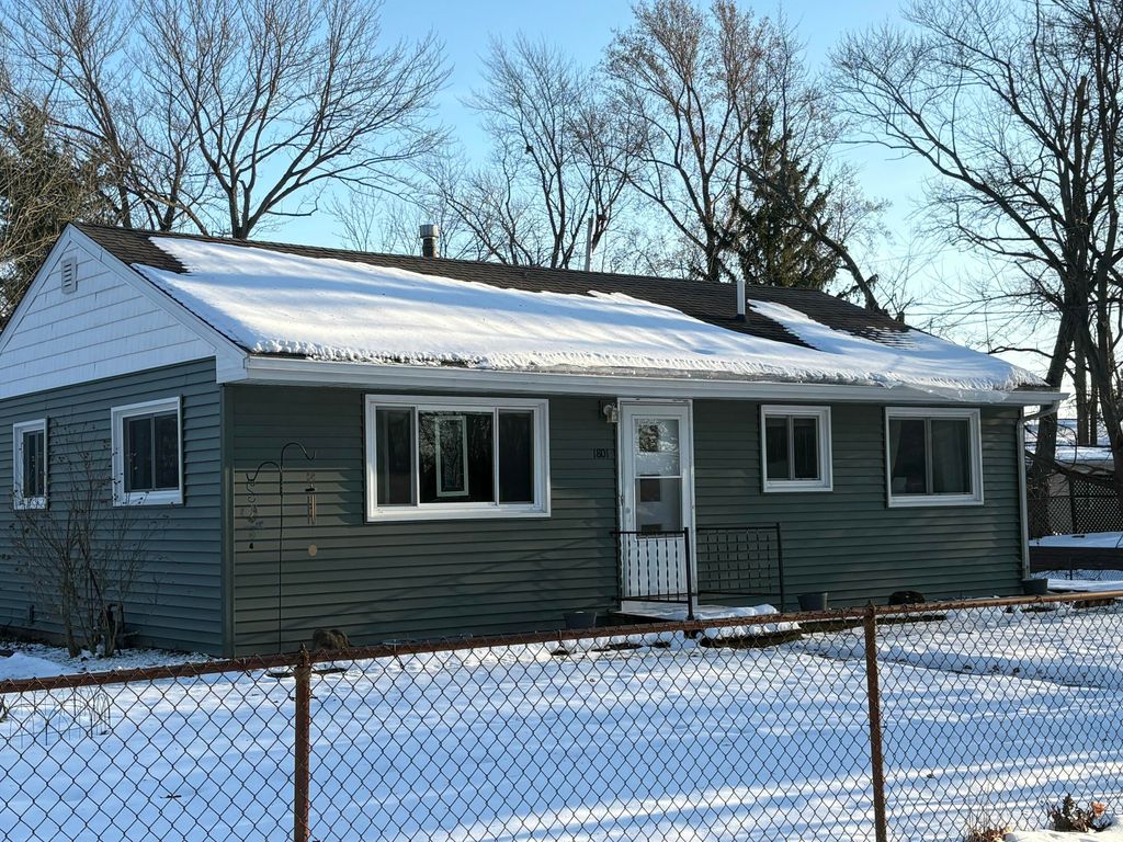 Photo of 1801 Briar Road, Valparaiso, IN 46383 (MLS # 832126)