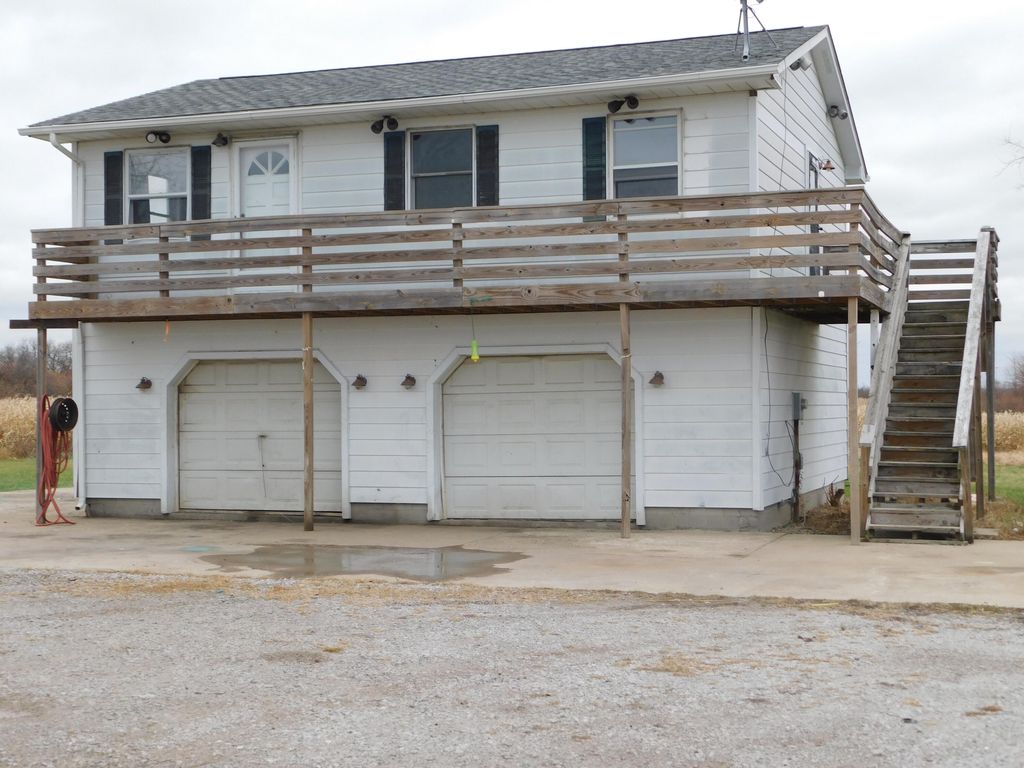 Photo of 16015 Broadway Street, Lowell, IN 46356 (MLS # 831294)