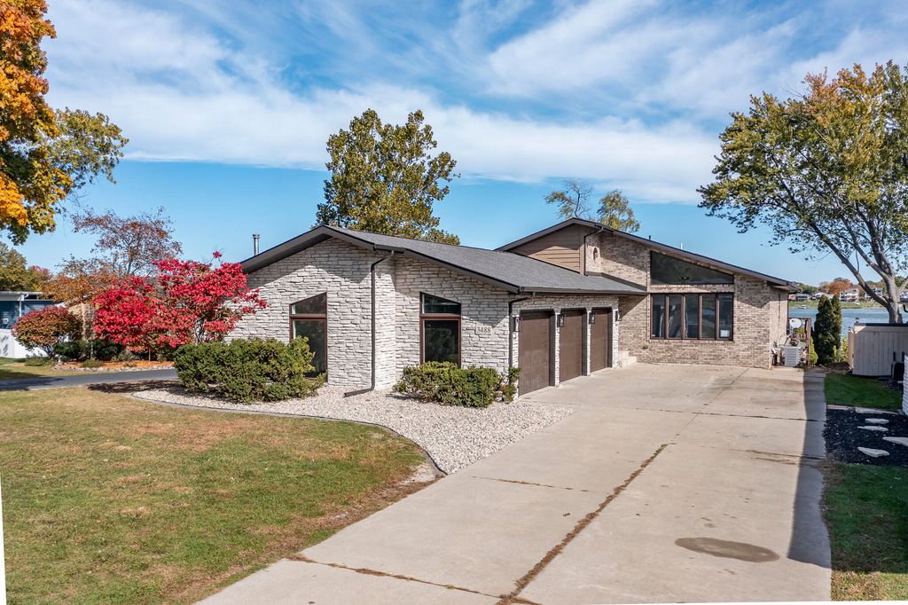 Photo of 3488 W Lakeshore Drive, Crown Point, IN 46307 (MLS # 830378)