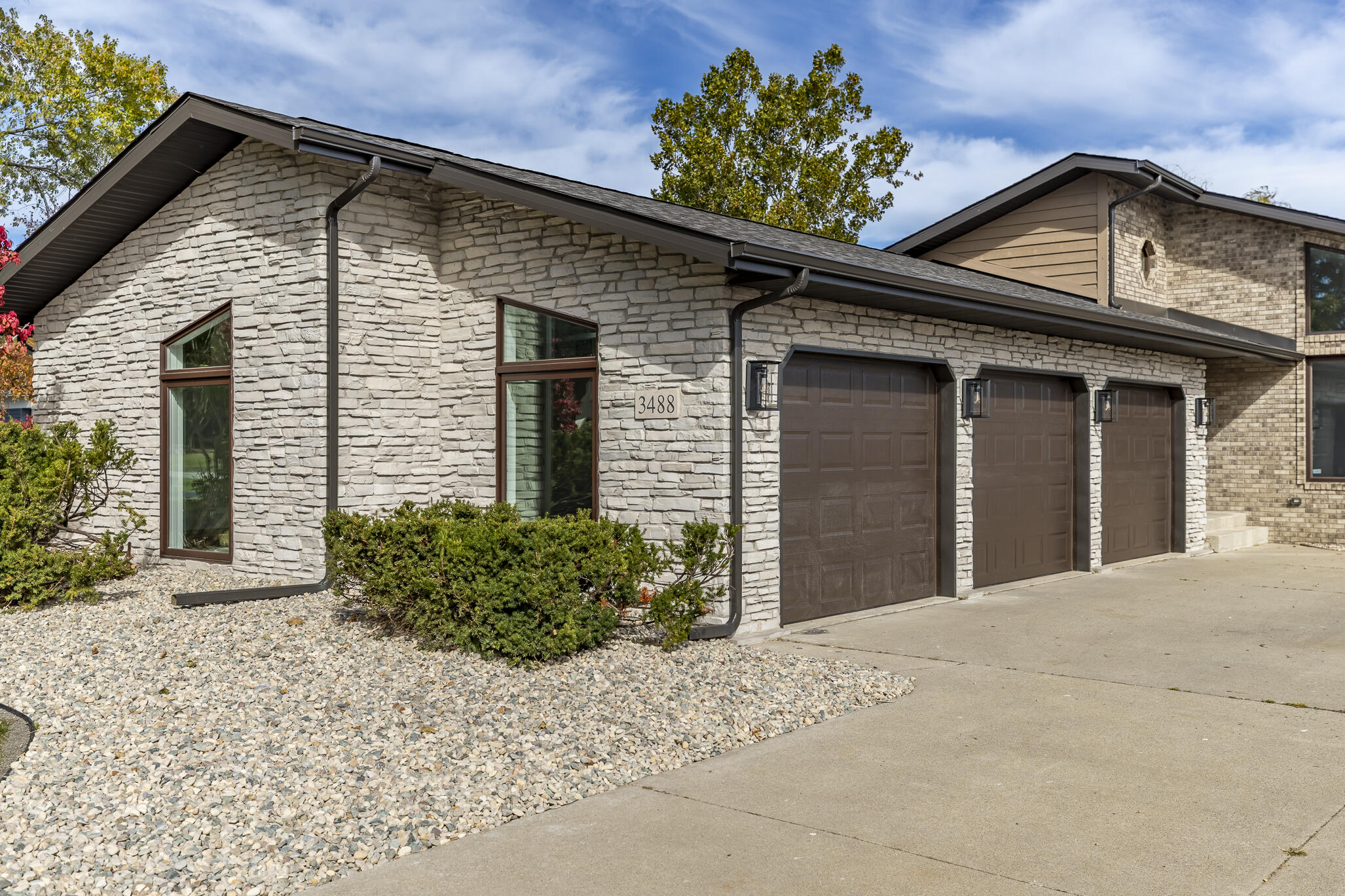 3488 W Lakeshore Drive