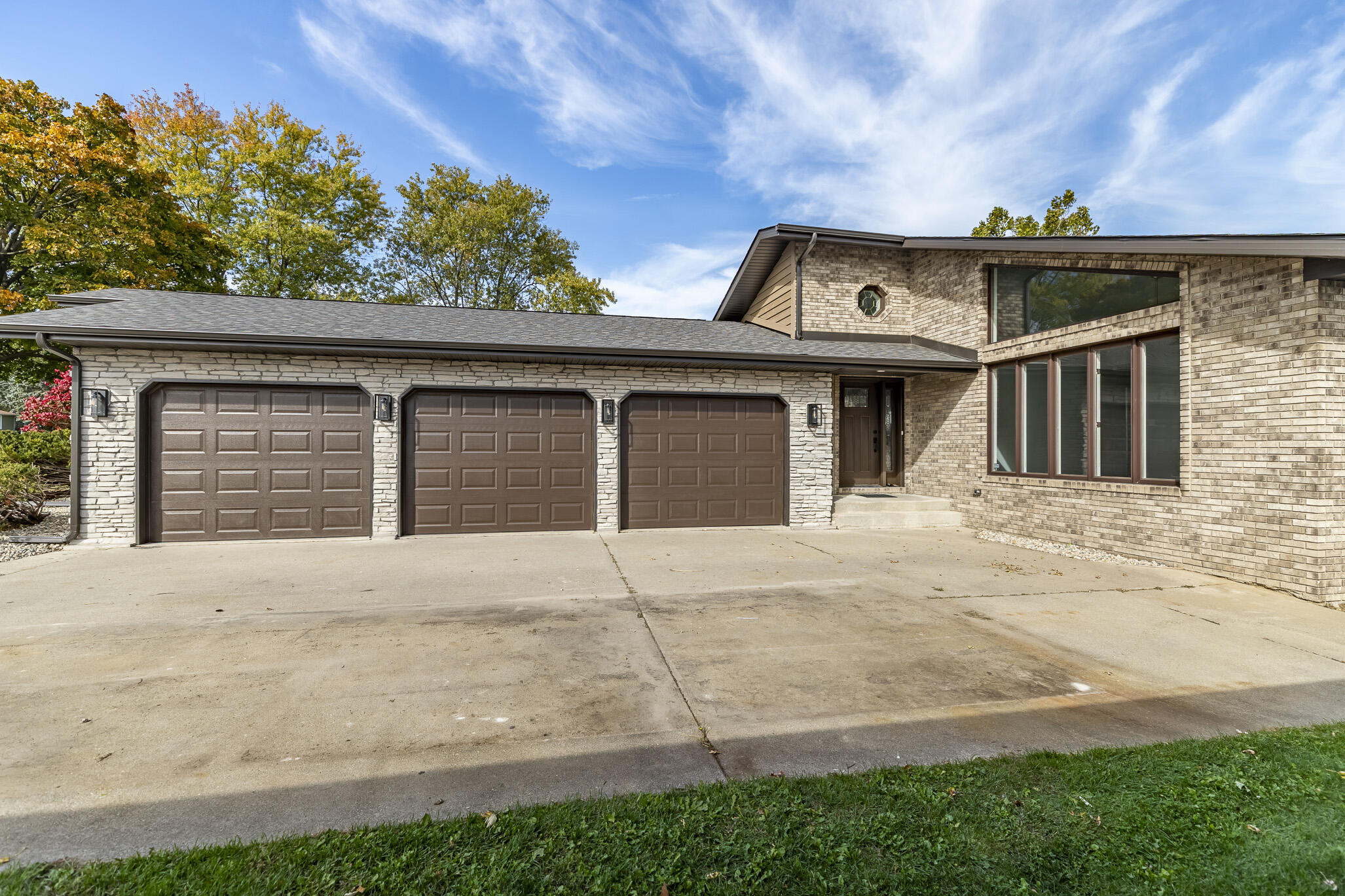 3488 W Lakeshore Drive