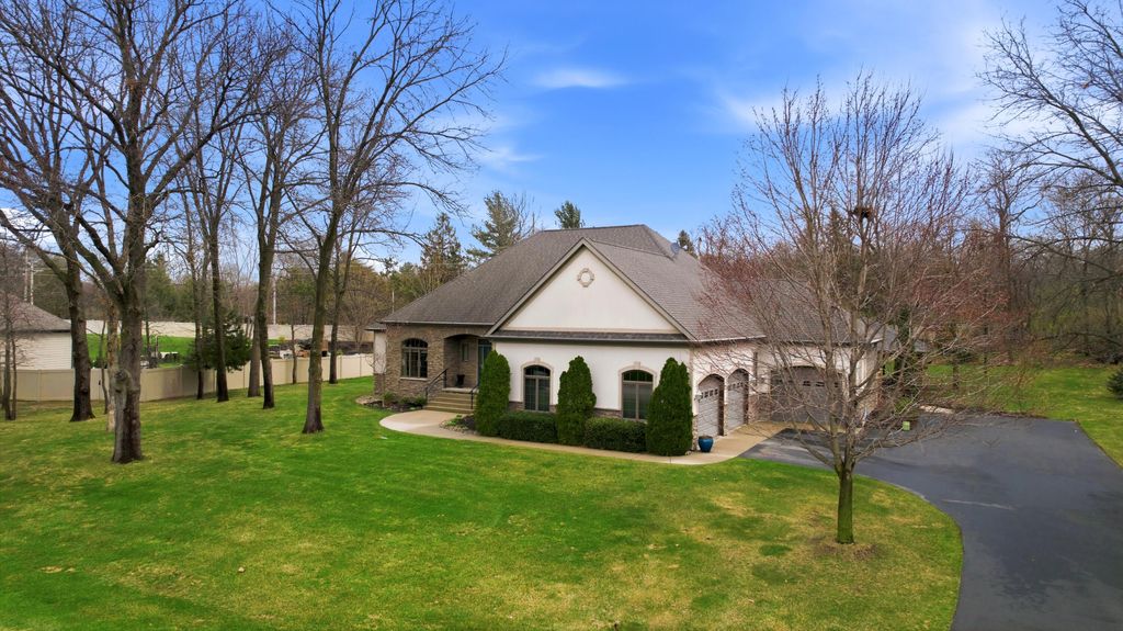 Photo of 10372 Mulligan Drive, Wheatfield, IN 46392 (MLS # 836920)