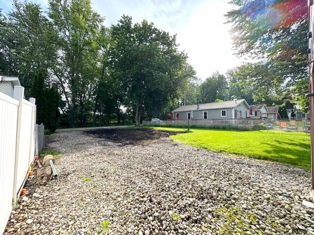 Photo of 5055 E Summerholme Drive, Knox, IN 46534 (MLS # 839353)