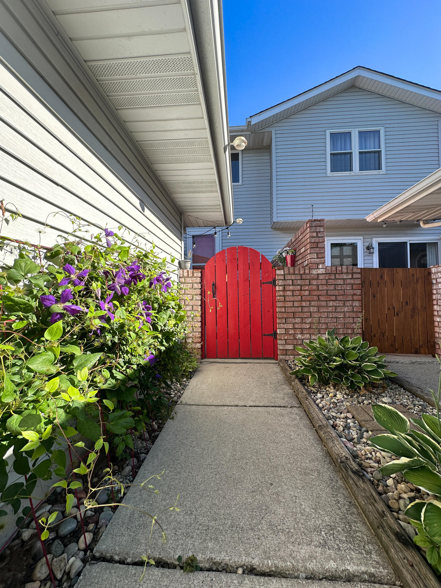 2590 Brookwood Drive