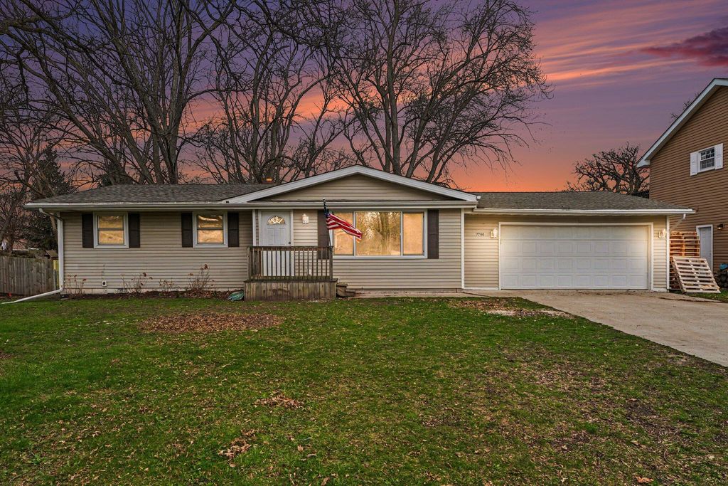 Photo of 7700 W 85th Avenue, Crown Point, IN 46307 (MLS # 836756)