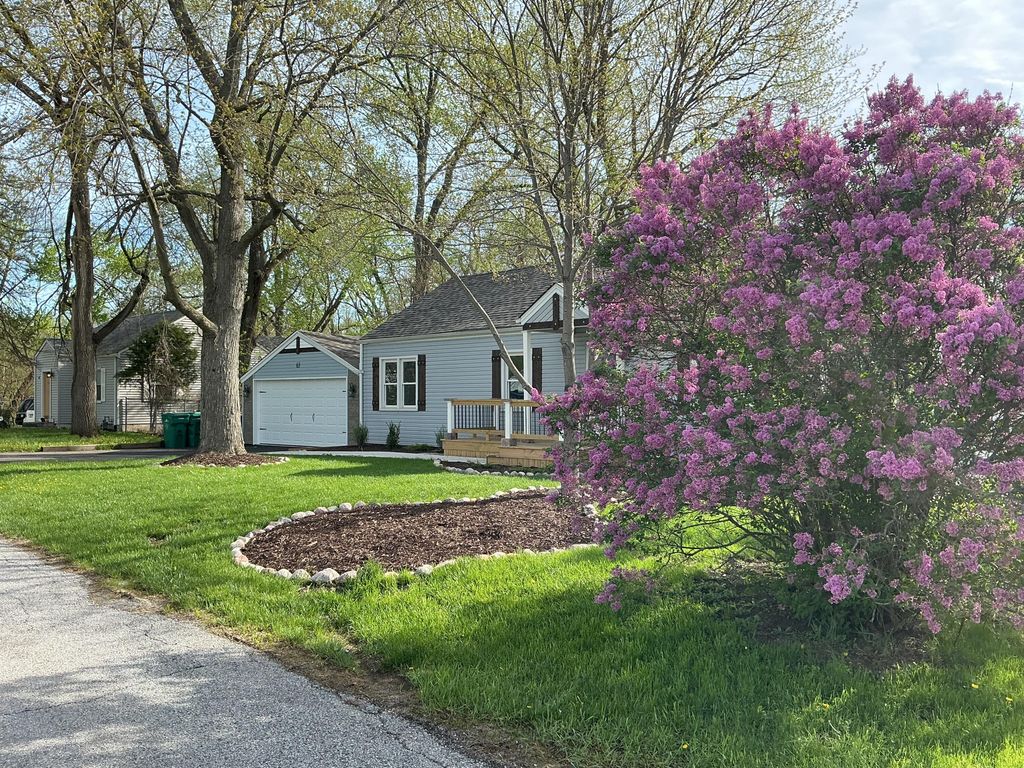 Photo of 63 Deerpath Road, Merrillville, IN 46410 (MLS # 837280)