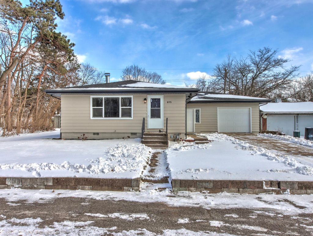 Photo of 815 Eason Court, La Porte, IN 46350 (MLS # 833164)