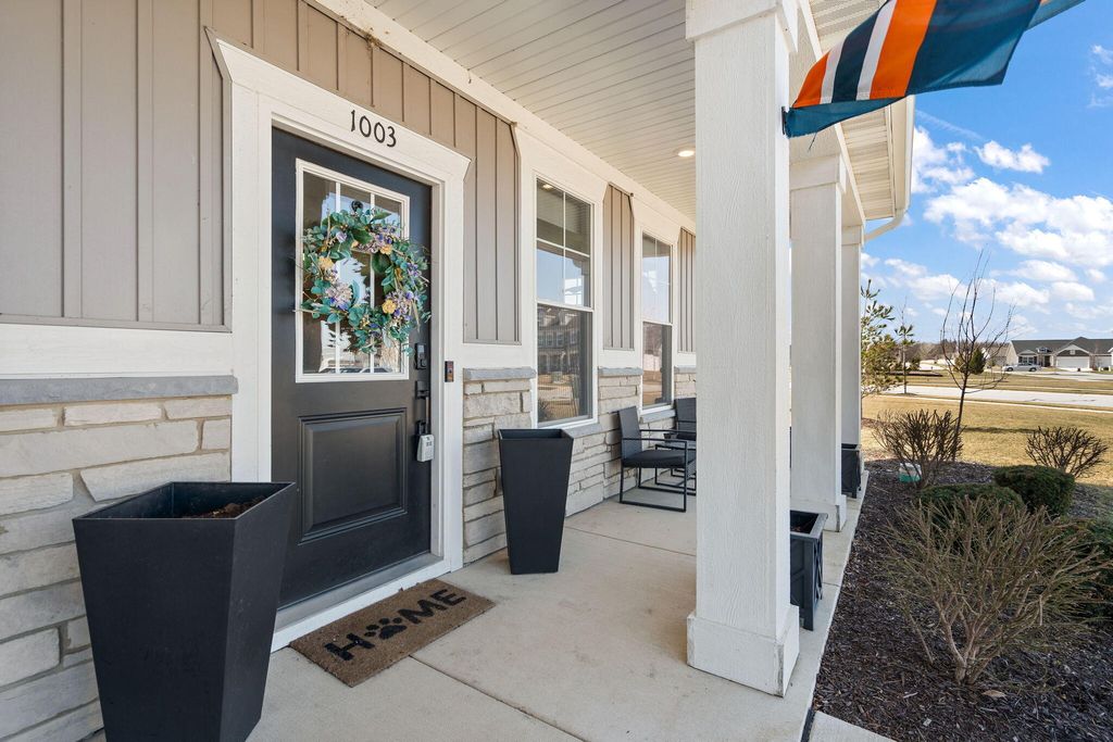 Photo of 1003 E 117th Lane, Crown Point, IN 46307 (MLS # 835471)