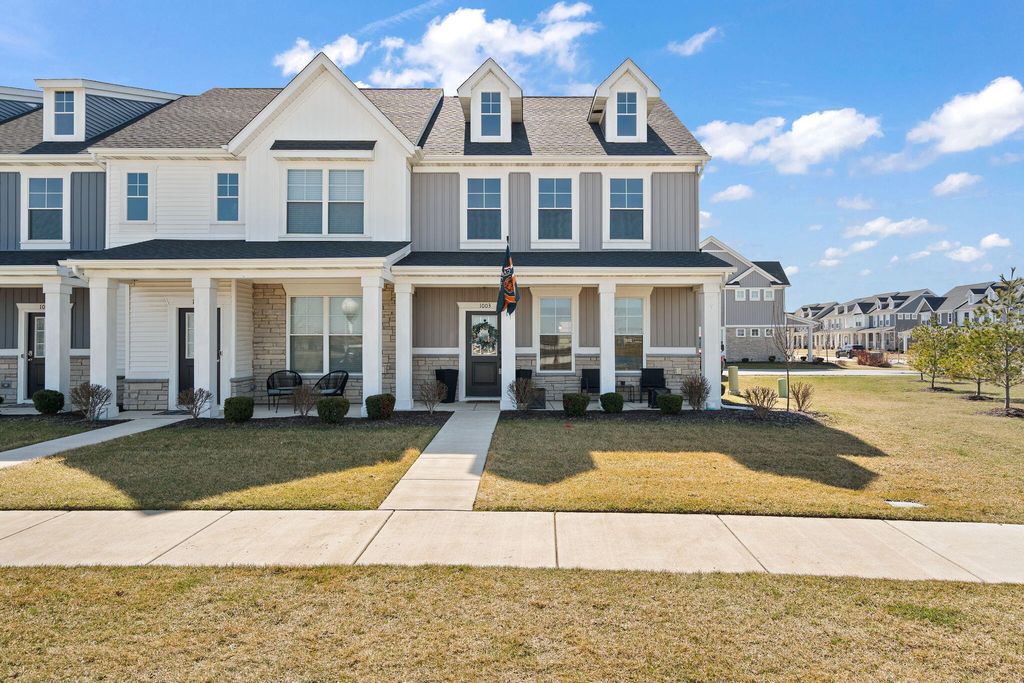 Photo of 1003 E 117th Lane, Crown Point, IN 46307 (MLS # 835471)