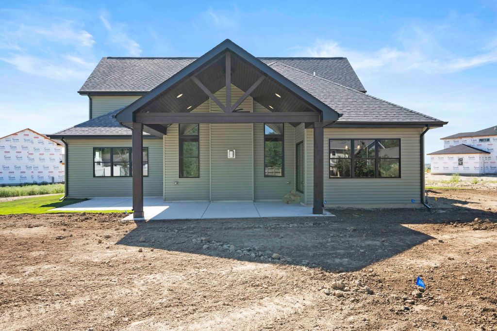 Photo of 2412 Apple Court, Schererville, IN 46375 (MLS # 836157)