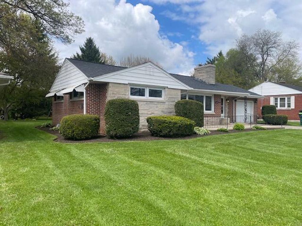 Photo of 1221 Campbell Street, Valparaiso, IN 46385 (MLS # 838288)
