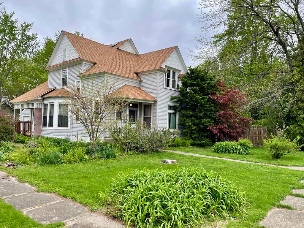 Photo of 201 N Main Street, Wanatah, IN 46390 (MLS # 837851)