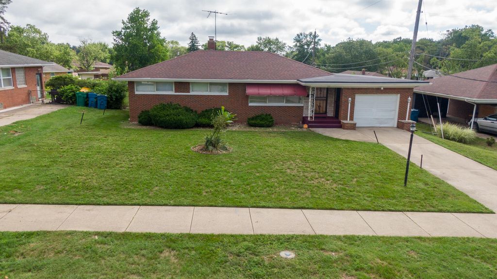 Photo of 133 N Grand Boulevard, Gary, IN 46403 (MLS # 836849)