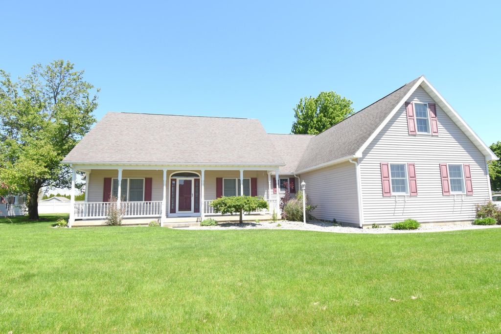 Photo of 522 Pheasant Run, Rensselaer, IN 47978 (MLS # 839040)