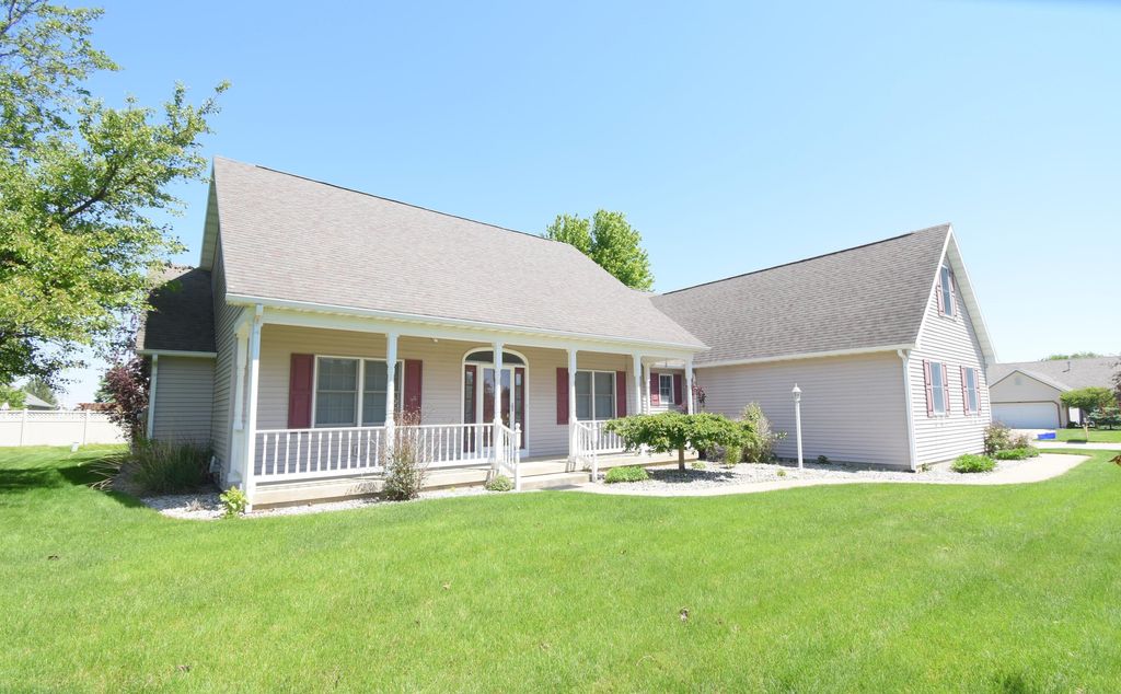 Photo of 522 Pheasant Run, Rensselaer, IN 47978 (MLS # 839040)