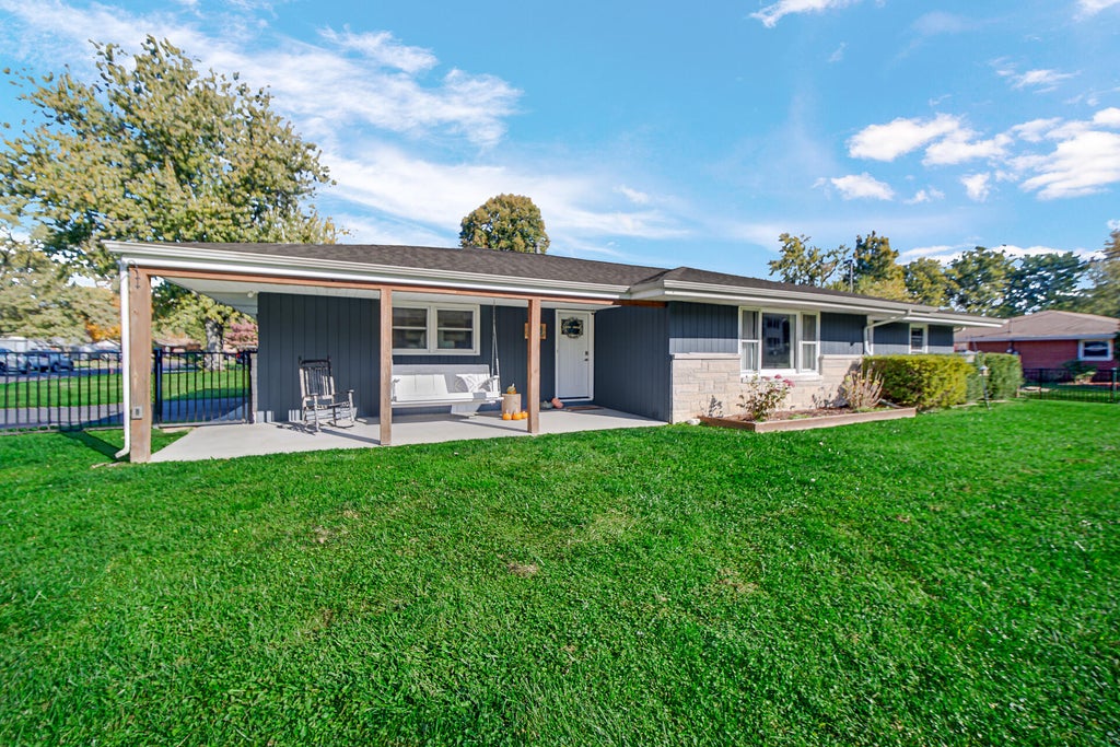 Photo of 203 Bullseye Lake Road, Valparaiso, IN 46383 (MLS # 847322)