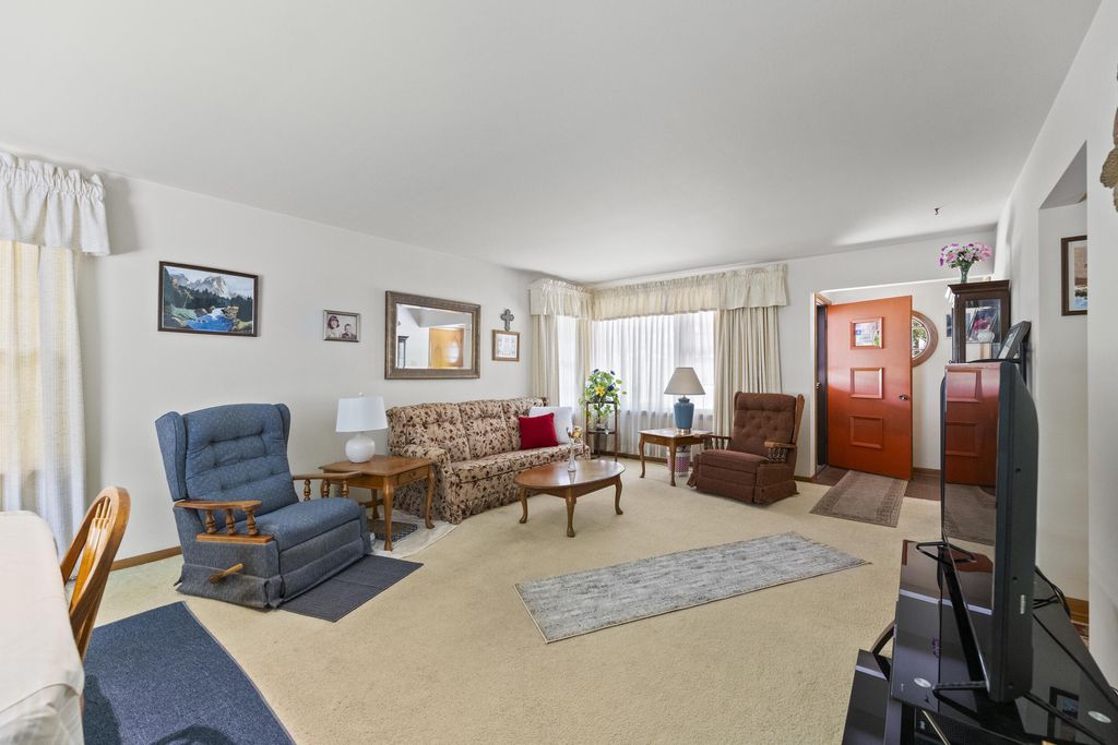 Photo of 8546 Hohman Avenue, Munster, IN 46321 (MLS # 833306)