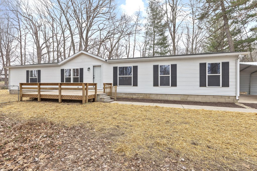 Photo of 122 Top Flight Road, Michigan City, IN 46360 (MLS # 835327)