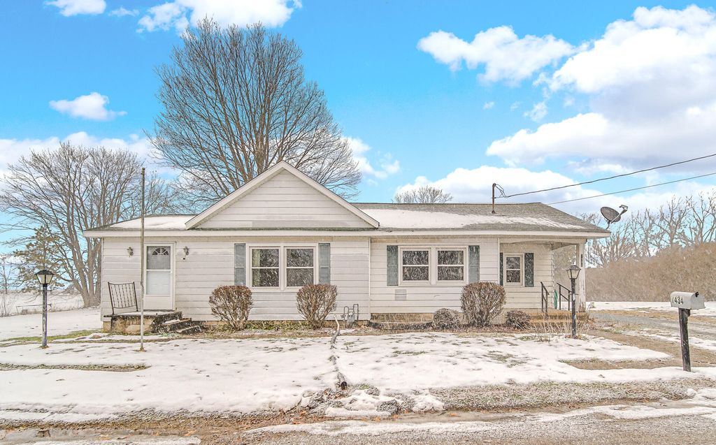 Photo of 7434 11a Road, Plymouth, IN 46563 (MLS # 831791)