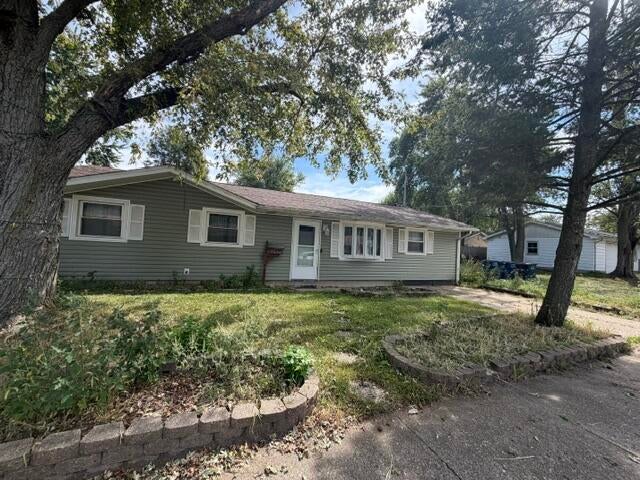 Photo of 326 Ramion Avenue, Michigan City, IN 46360 (MLS # 844973)