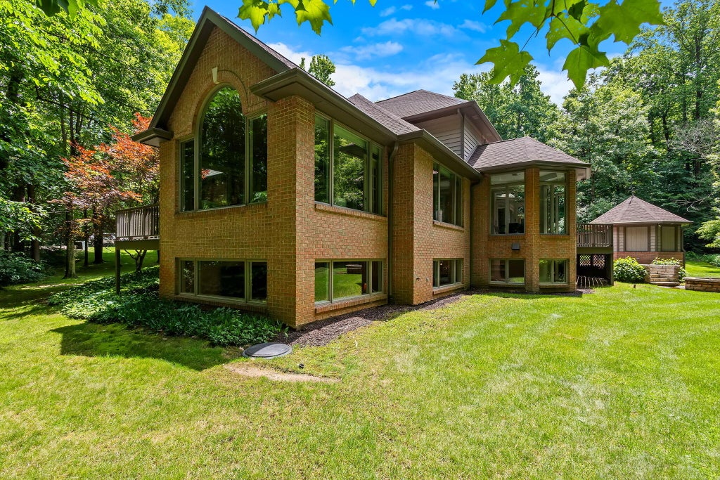 Photo of 223 Crabapple Lane, Valparaiso, IN 46383 (MLS # 841364)