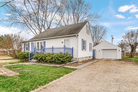 Single Family Residence in Kentland IN 202 Maple Street 2.jpg