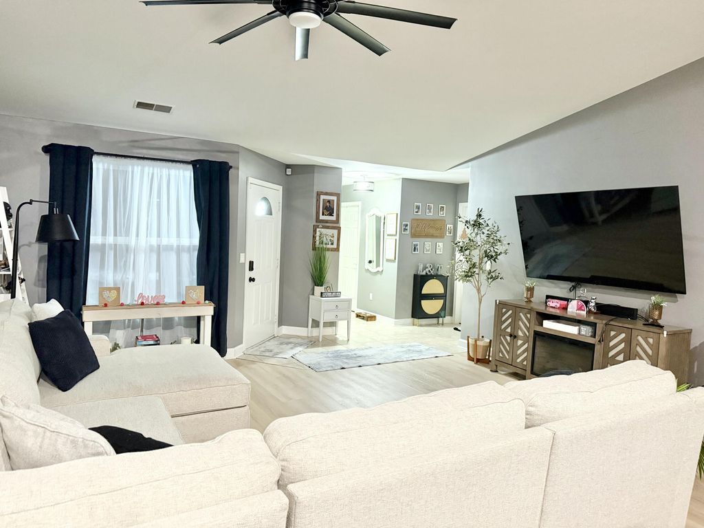 Photo of 9146 Williams Street, Merrillville, IN 46410 (MLS # 833677)