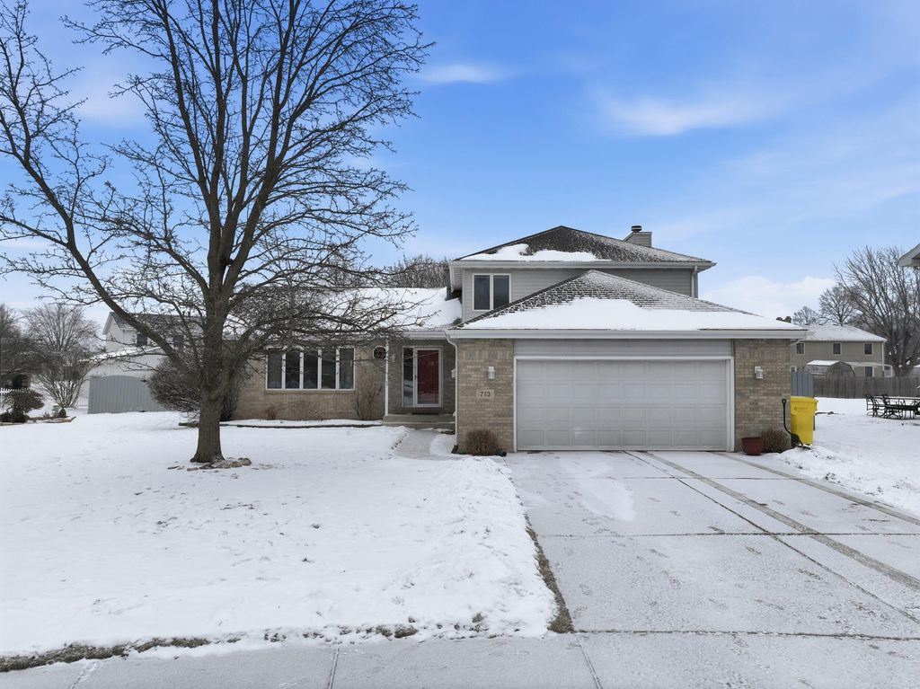 Photo of 713 N Robin Court, Griffith, IN 46319 (MLS # 833879)