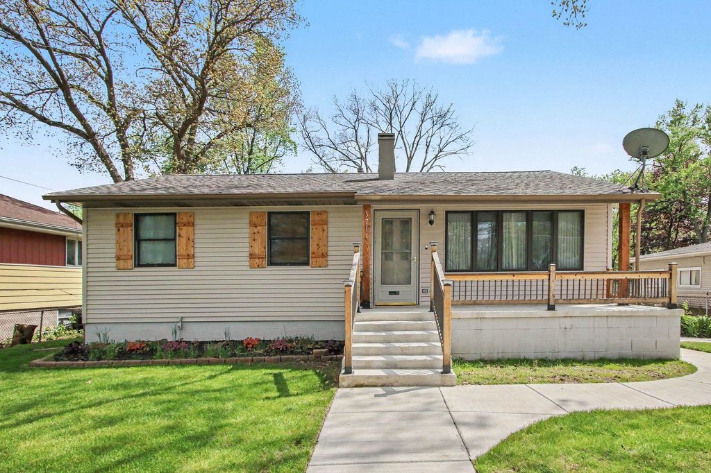 Photo of 5711 Evergreen Avenue, Portage, IN 46368 (MLS # 838291)