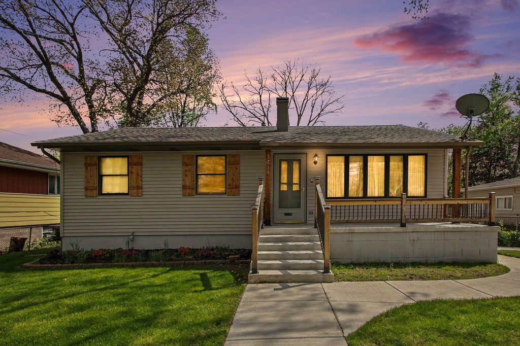 Photo of 5711 Evergreen Avenue, Portage, IN 46368 (MLS # 838291)