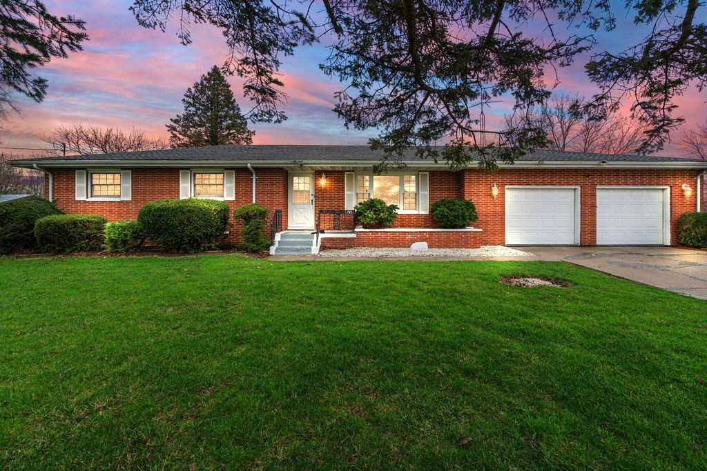 Photo of 766 W 700 N, Hobart, IN 46342 (MLS # 837141)