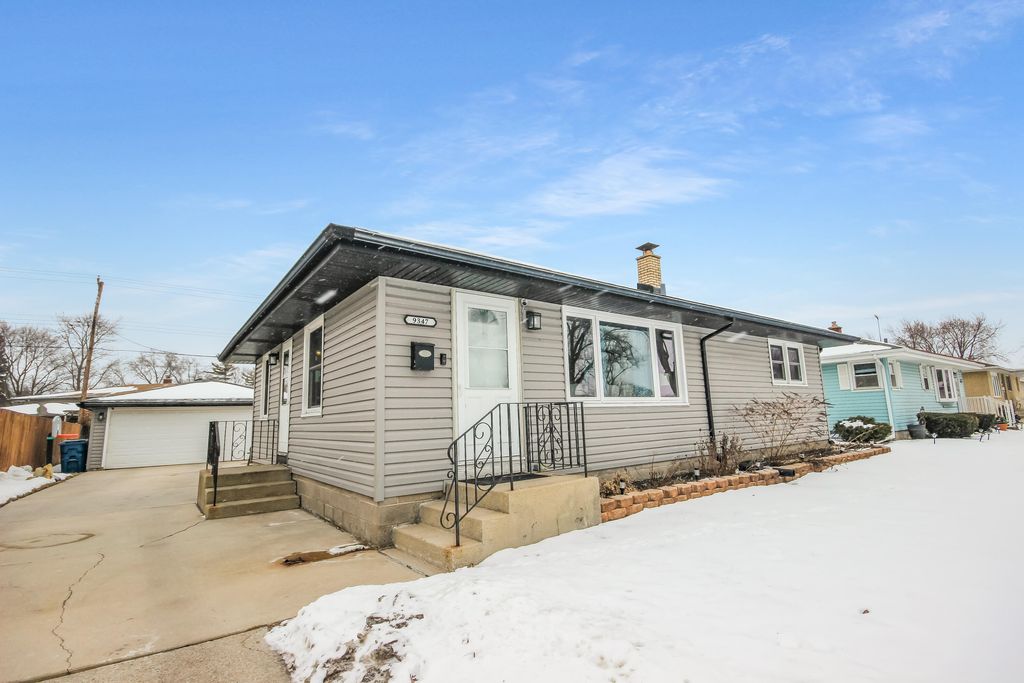 Photo of 9347 O'day Drive, Highland, IN 46322 (MLS # 834098)