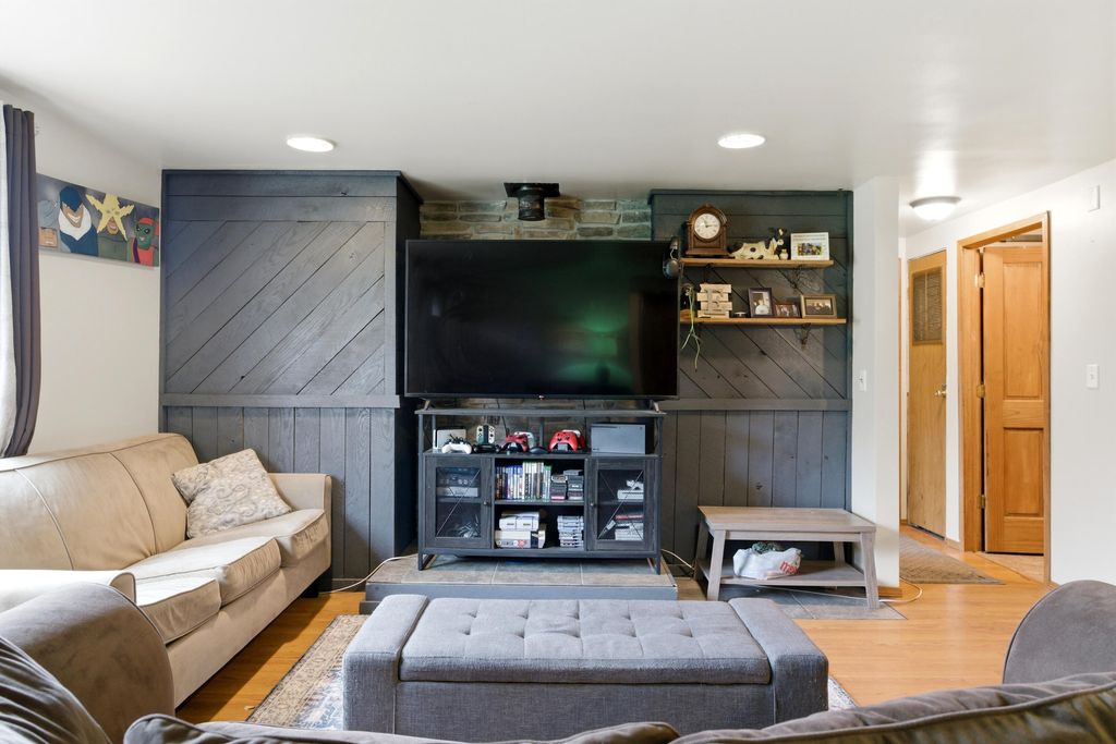 Photo of 17333 N 700 W, Hebron, IN 46341 (MLS # 837255)