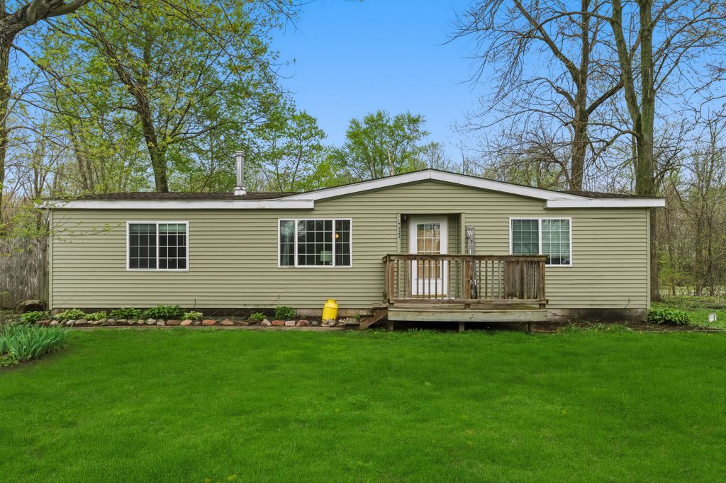 Photo of 17333 N 700 W, Hebron, IN 46341 (MLS # 837255)