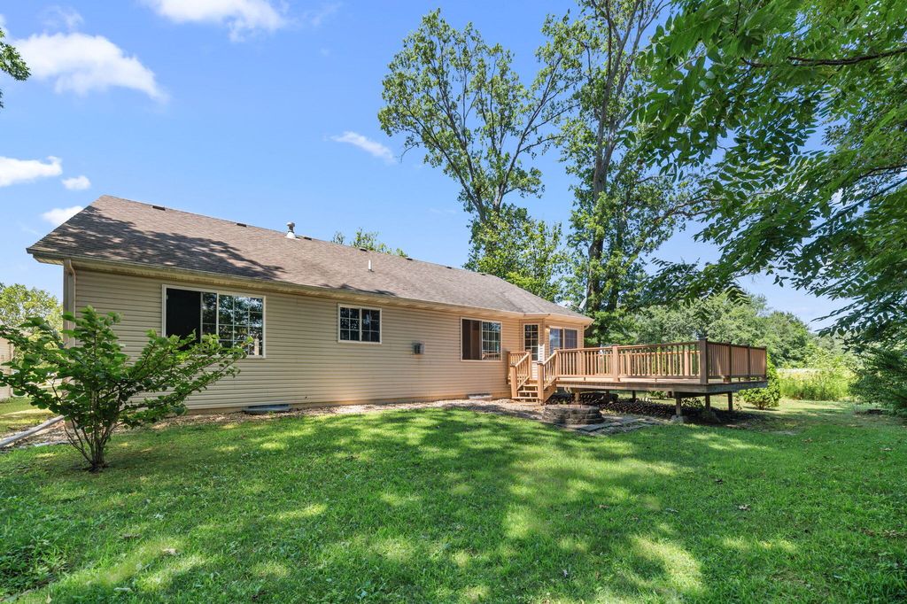 Photo of 1808 Pine Creek Road, Valparaiso, IN 46383 (MLS # 842784)