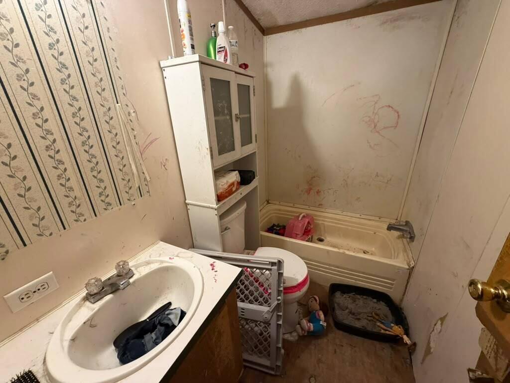 Photo of 208 W South Street, Linden, IN 47955 (MLS # 843352)