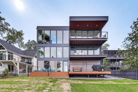 7705 Lake Shore Drive Gary IN 46403