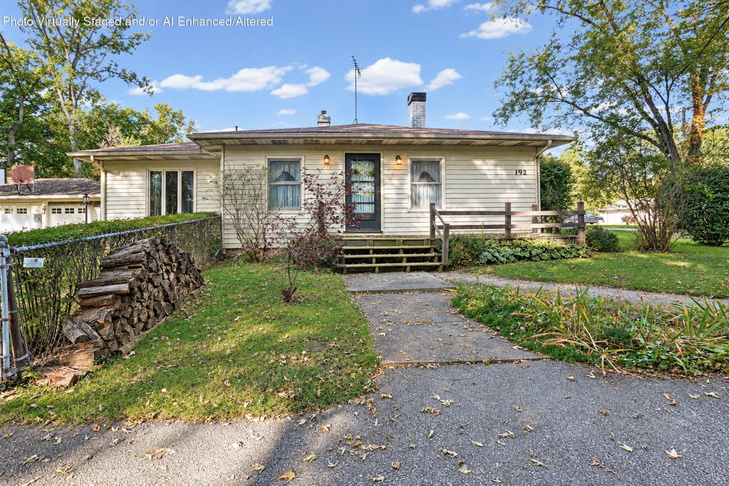 Photo of 192 E Mekeland Road, Chesterton, IN 46304 (MLS # 846936)
