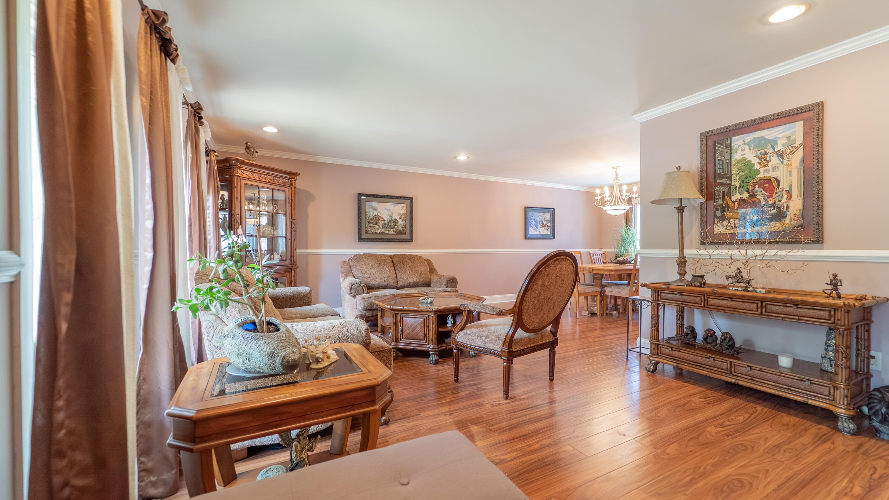 9439 Walnut Drive