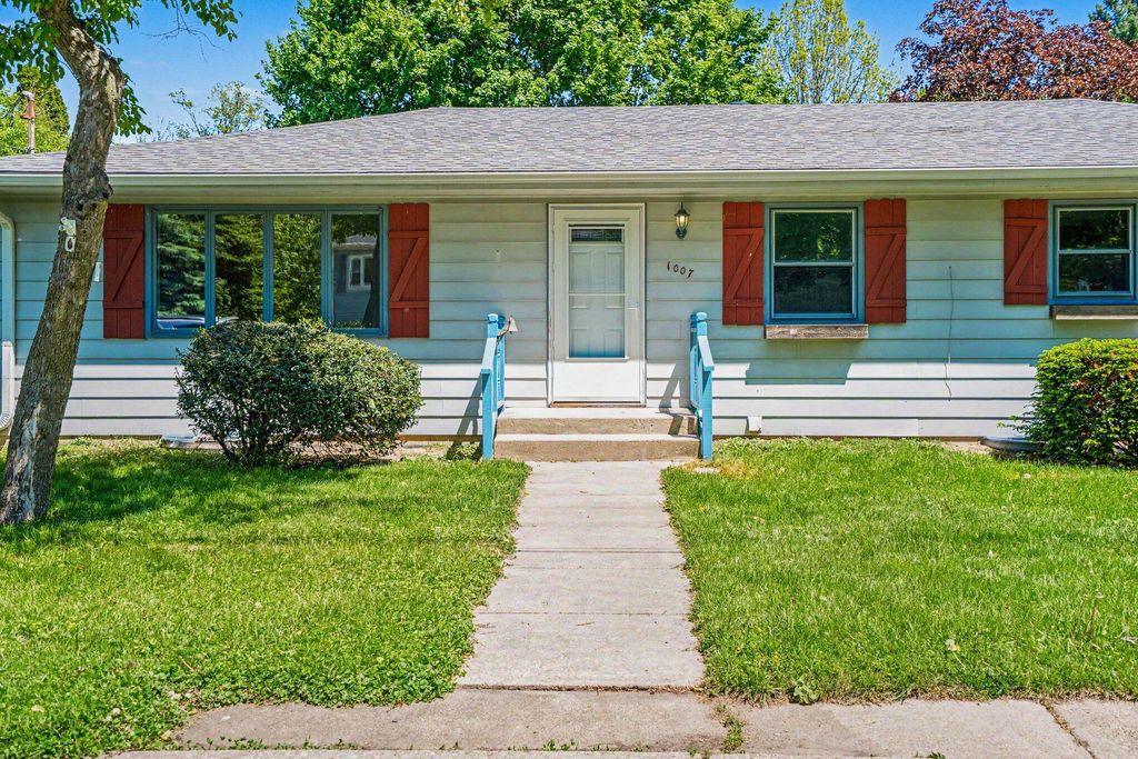 Photo of 1007 H Street, La Porte, IN 46350 (MLS # 839050)