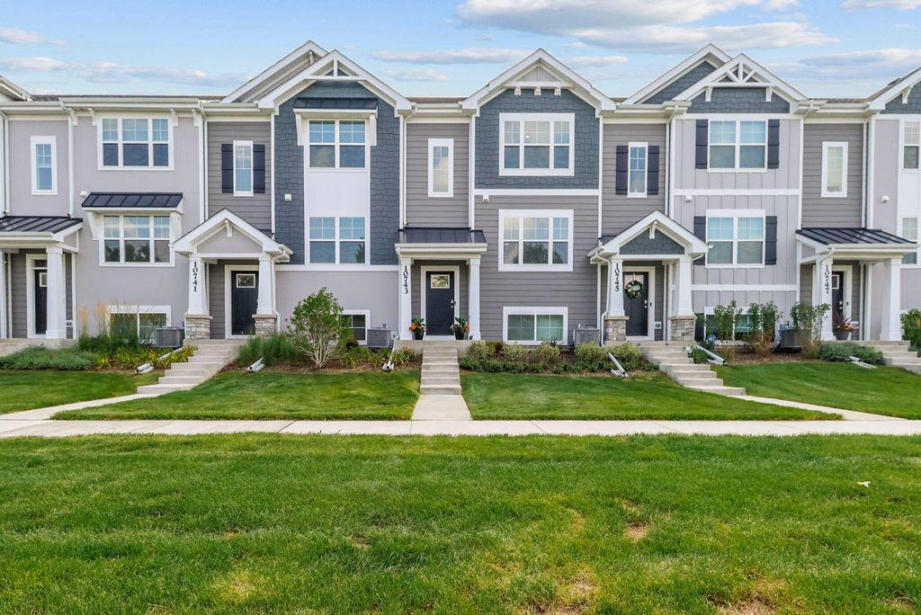 Photo of 10743 Violette Way, Saint John, IN 46373 (MLS # 832654)