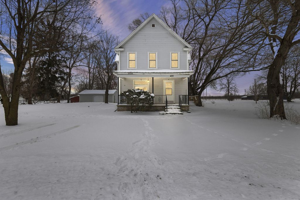 Photo of 203 N Main Street, Kingsbury, IN 46345 (MLS # 833416)