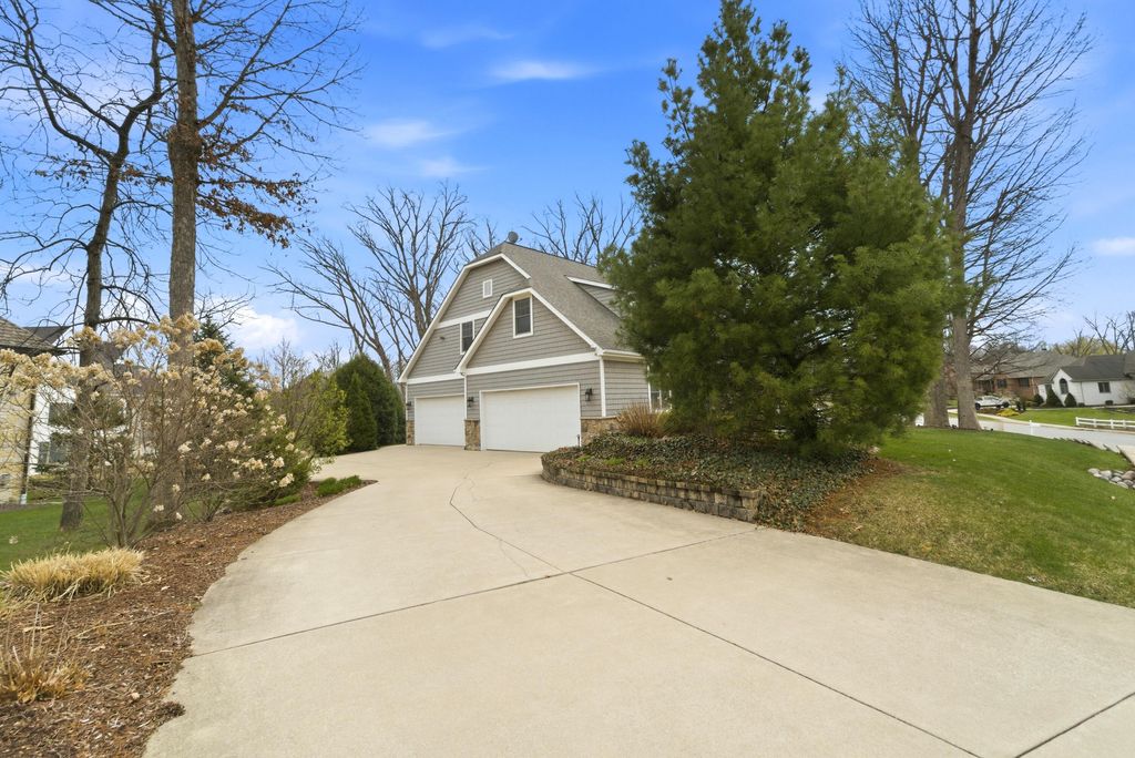 Photo of 730 Quinlan Court, Crown Point, IN 46307 (MLS # 838076)