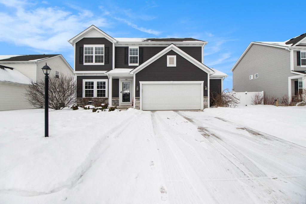 Photo of 528 Hampton Manor Court, Valparaiso, IN 46385 (MLS # 834543)