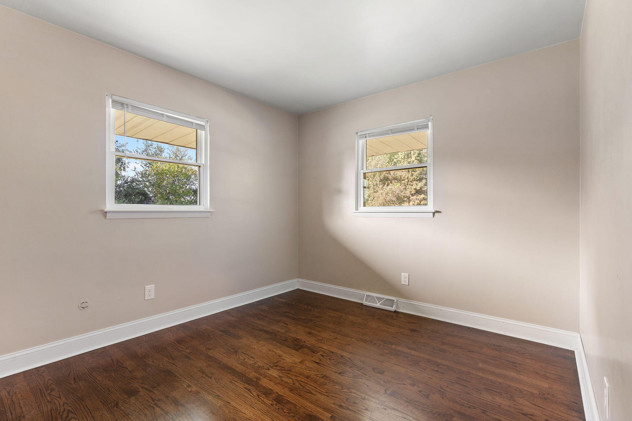 Merrillville, Indiana 46410, United States, 3 Bedrooms Bedrooms, ,2 BathroomsBathrooms,Residential,Active,224432