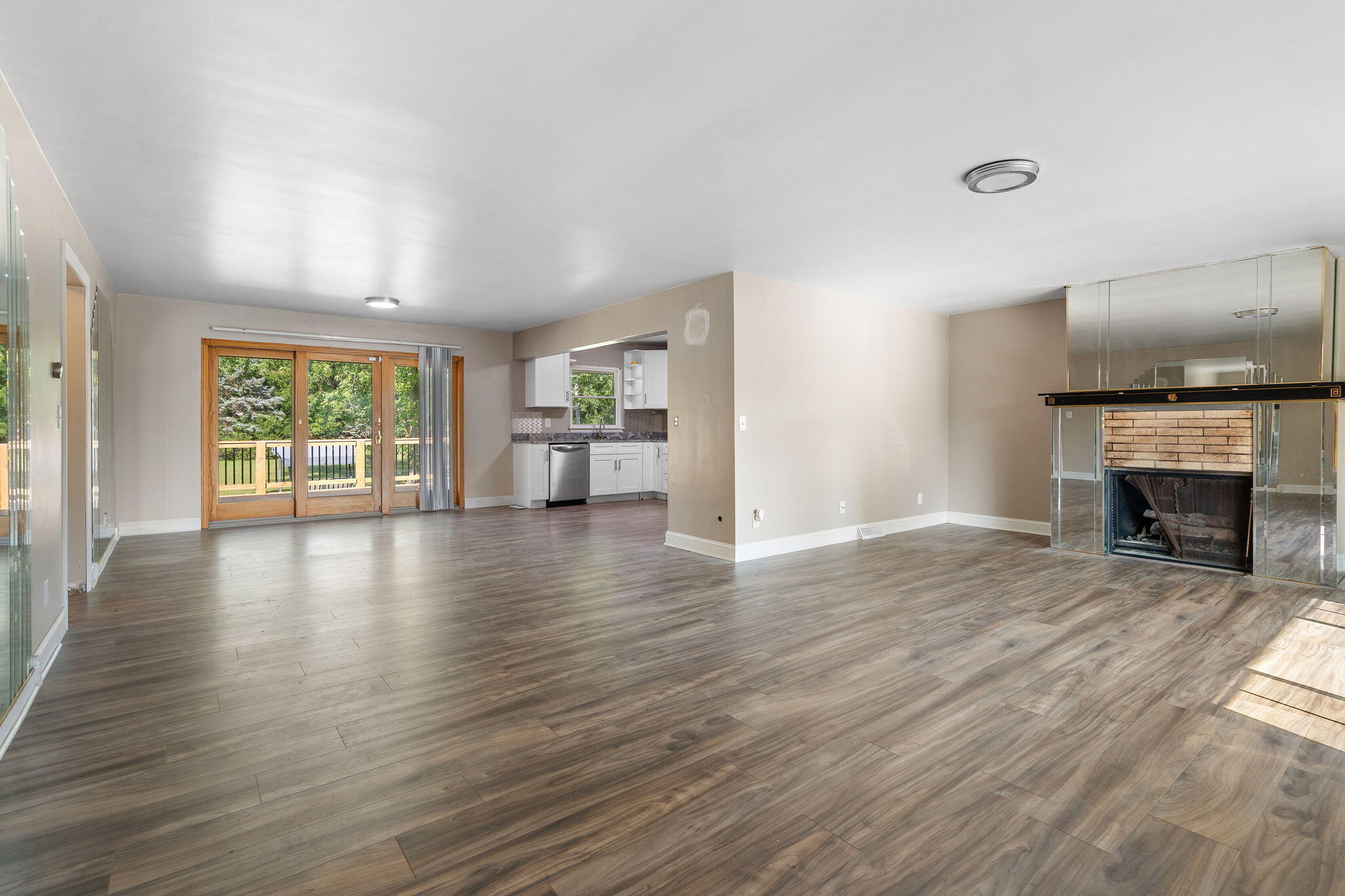 Merrillville, Indiana 46410, United States, 3 Bedrooms Bedrooms, ,2 BathroomsBathrooms,Residential,Active,224432