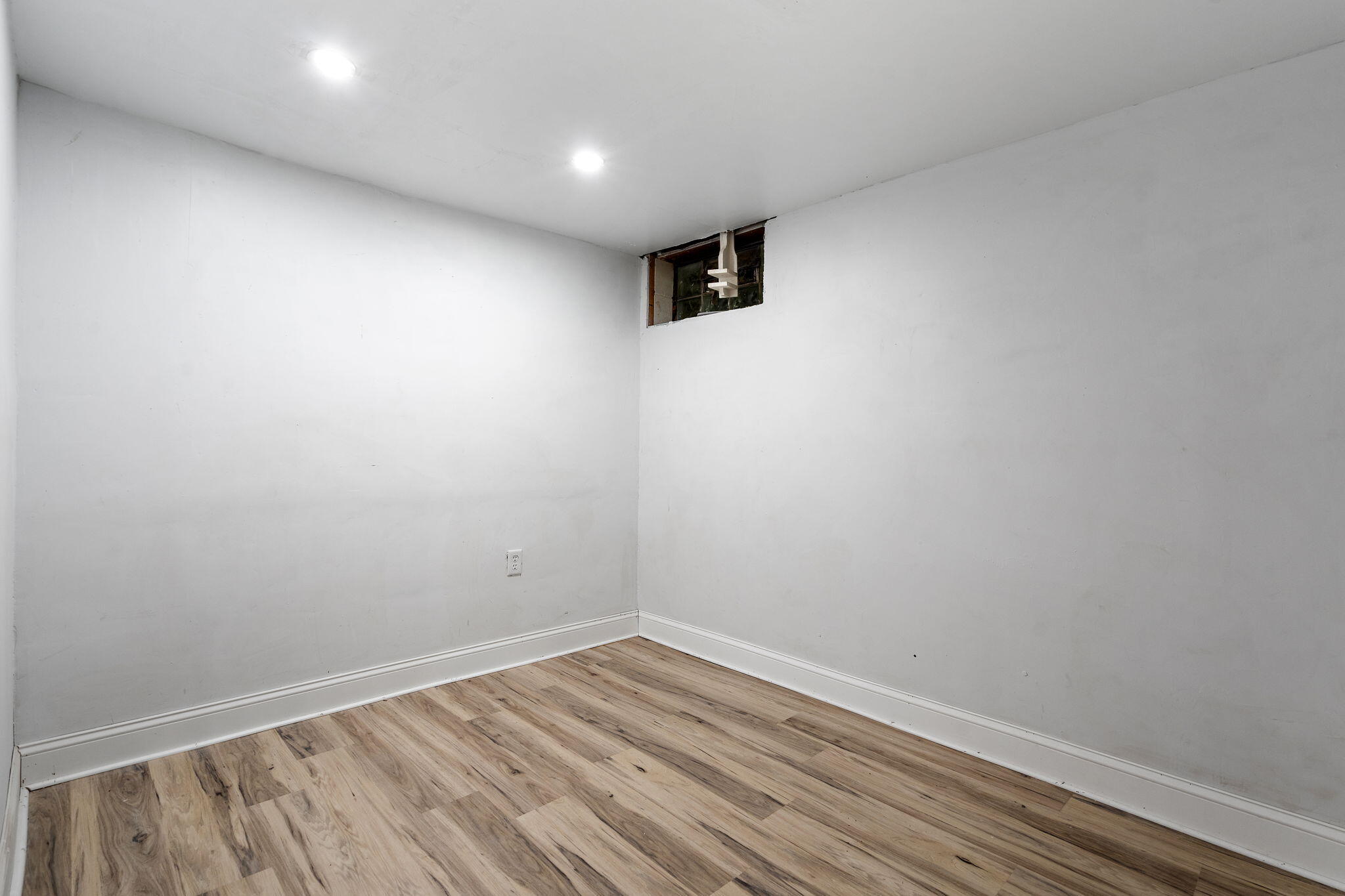 Merrillville, Indiana 46410, United States, 3 Bedrooms Bedrooms, ,2 BathroomsBathrooms,Residential,Active,224432